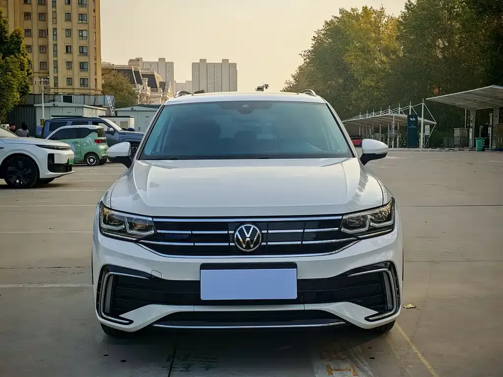 Volkswagen Tiguan L New Energy — фото 3