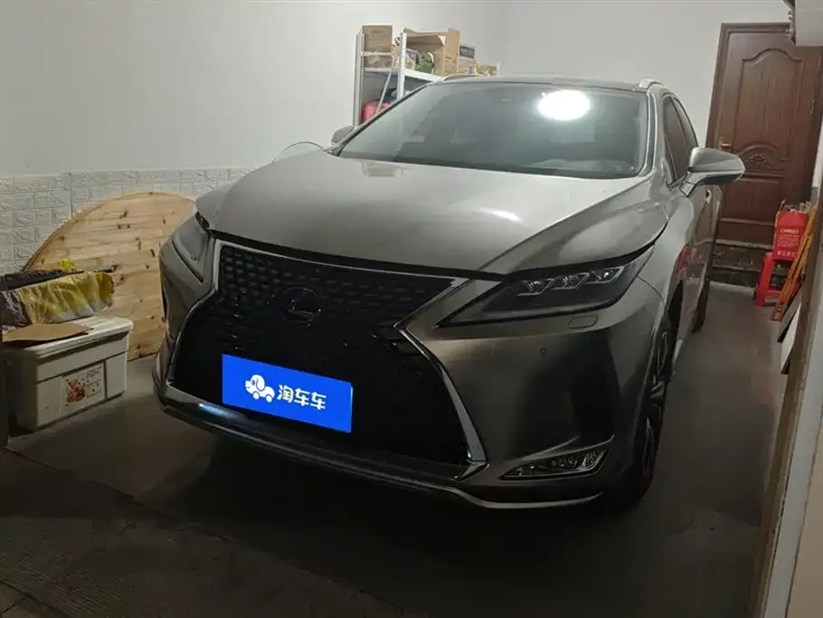Lexus RX — фото 1