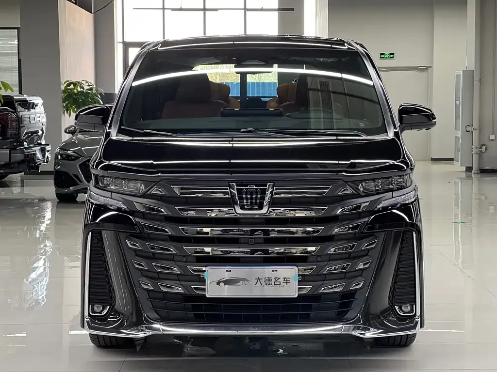 Toyota Vellfire 2024 из CN, фото 2