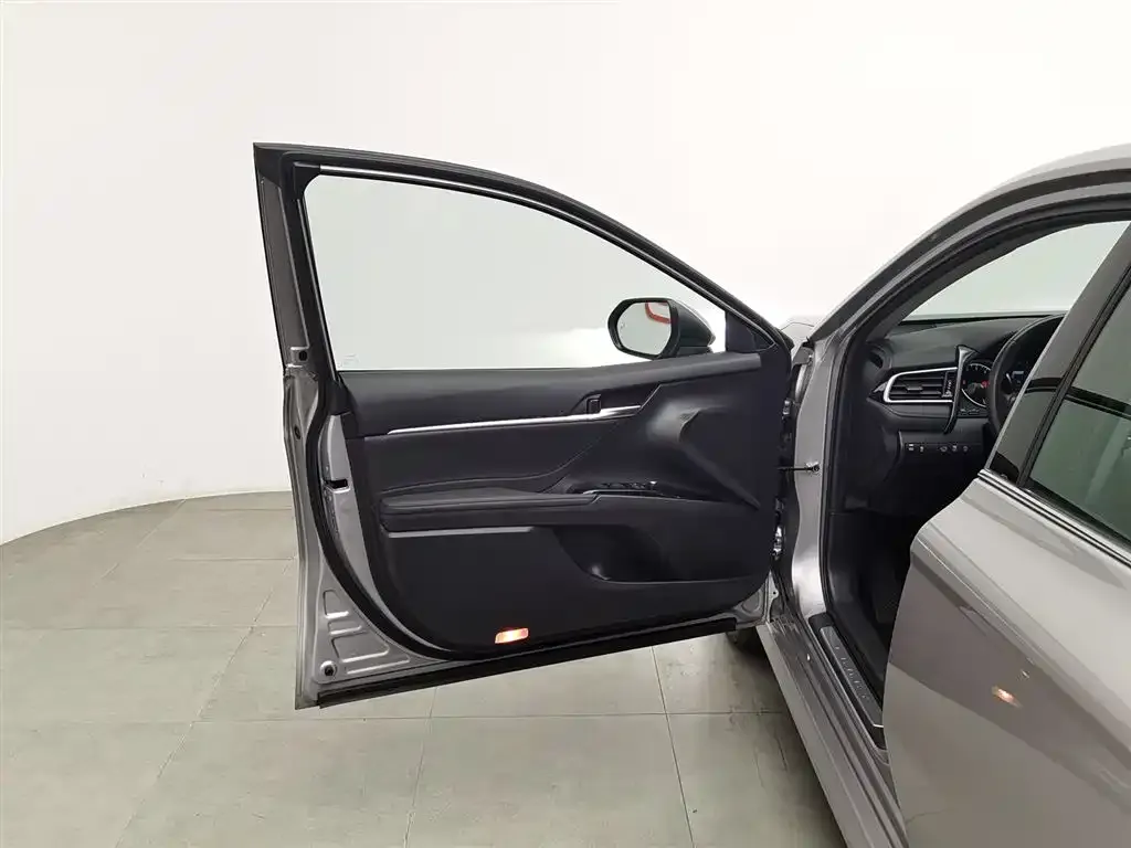 Toyota Camry 2022 из CN, фото 8
