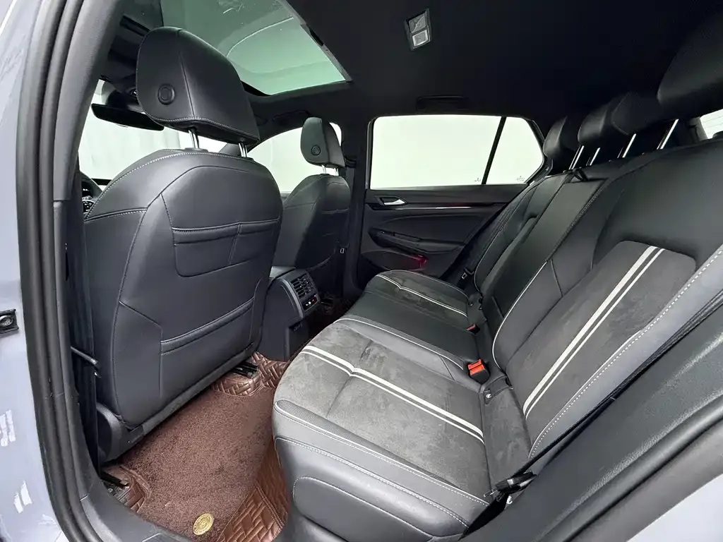 Volkswagen Golf 2022 из CN, фото 9