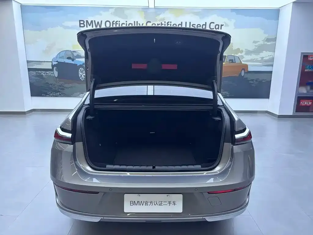 BMW i7 — фото 7