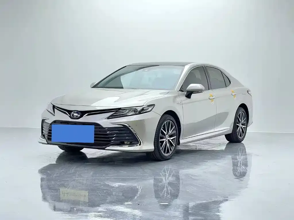 Toyota Camry 2023 из CN, фото 1