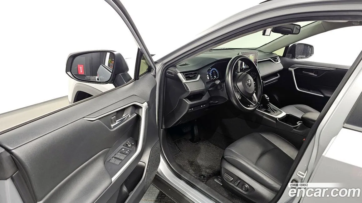 Toyota RAV4 2023 из KR, фото 10