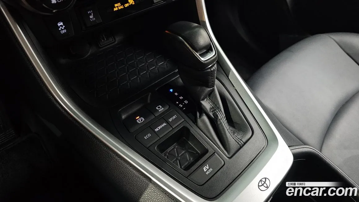 Toyota RAV4 2023 из KR, фото 9
