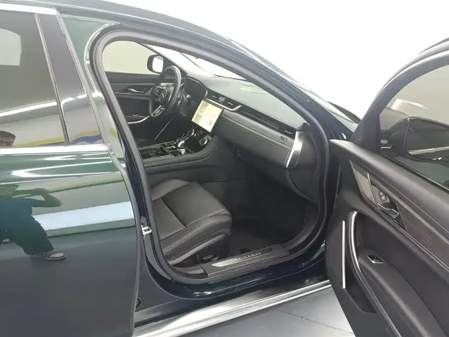 Jaguar XFL 2023 из CN, фото 8