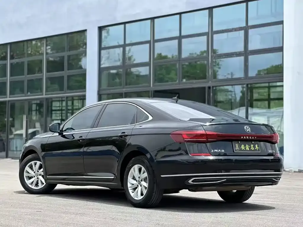 Volkswagen Passat 2023 из CN, фото 7