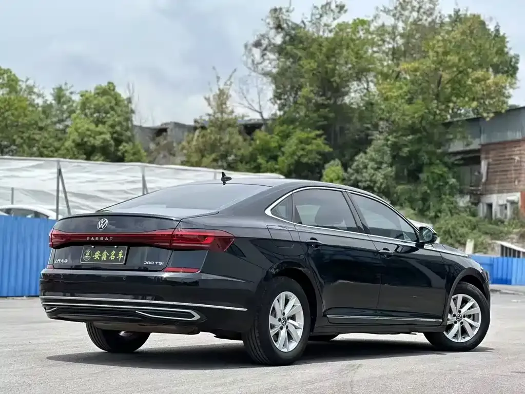 Volkswagen Passat 2023 из CN, фото 9