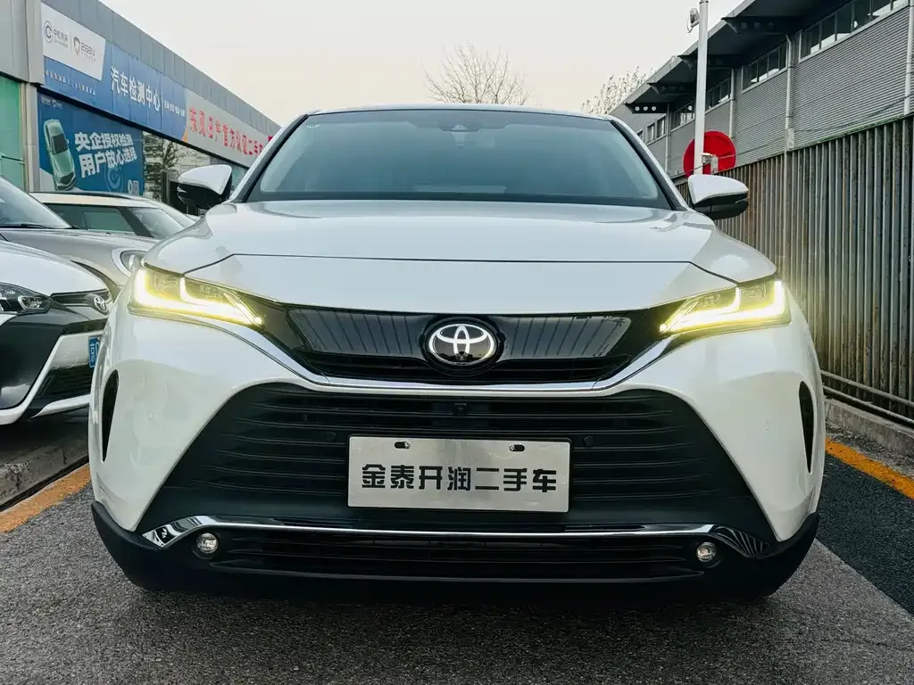 Toyota Harrier — фото 2