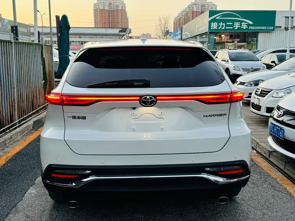 Toyota Harrier — фото 5