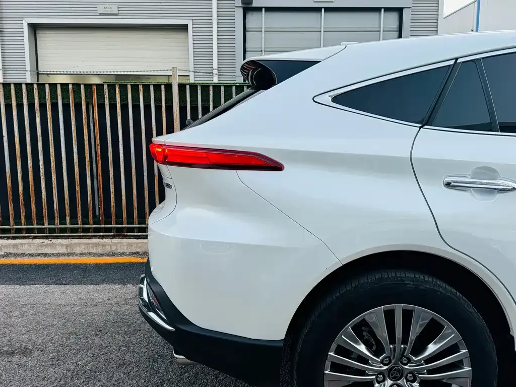 Toyota Harrier — фото 6