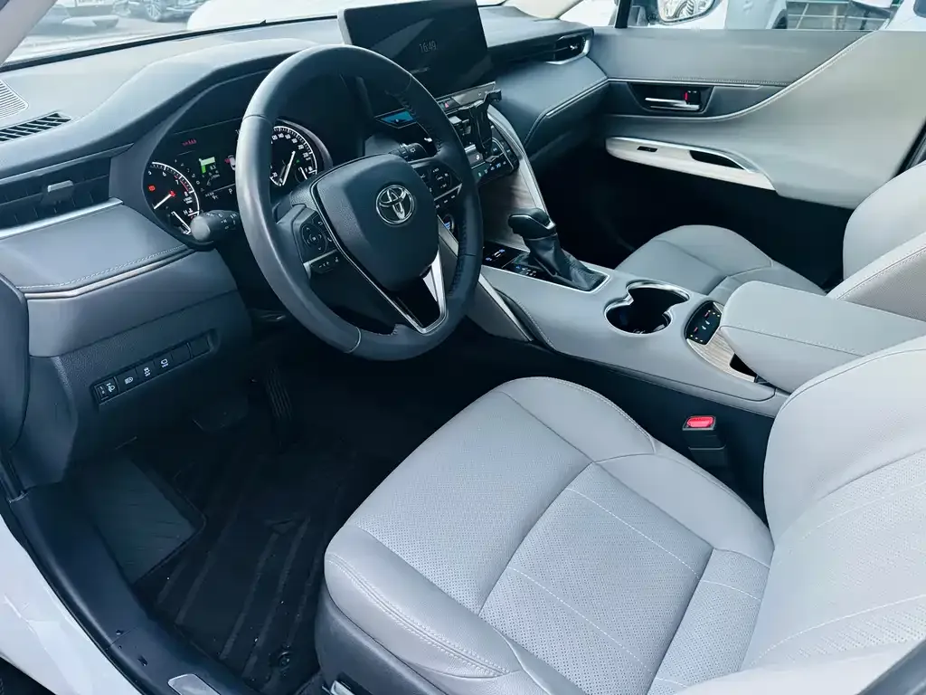 Toyota Harrier — фото 9