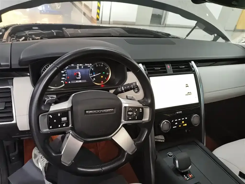 Land Rover Discovery 2023 из CN, фото 10