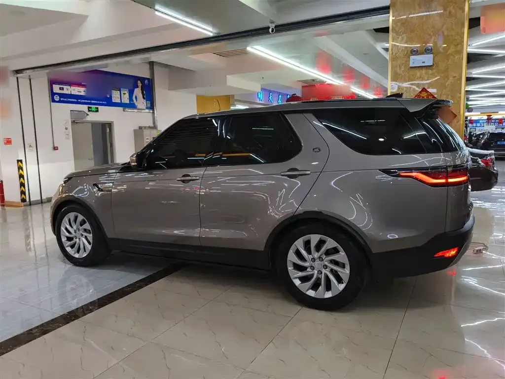 Land Rover Discovery 2023 из CN, фото 5