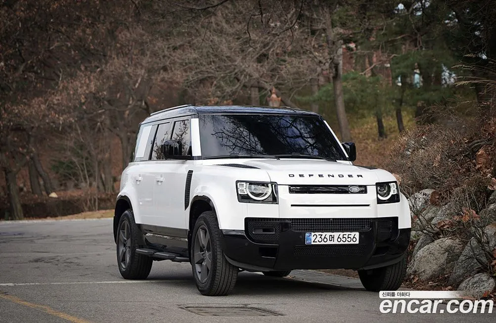 Land Rover Defender — фото 1