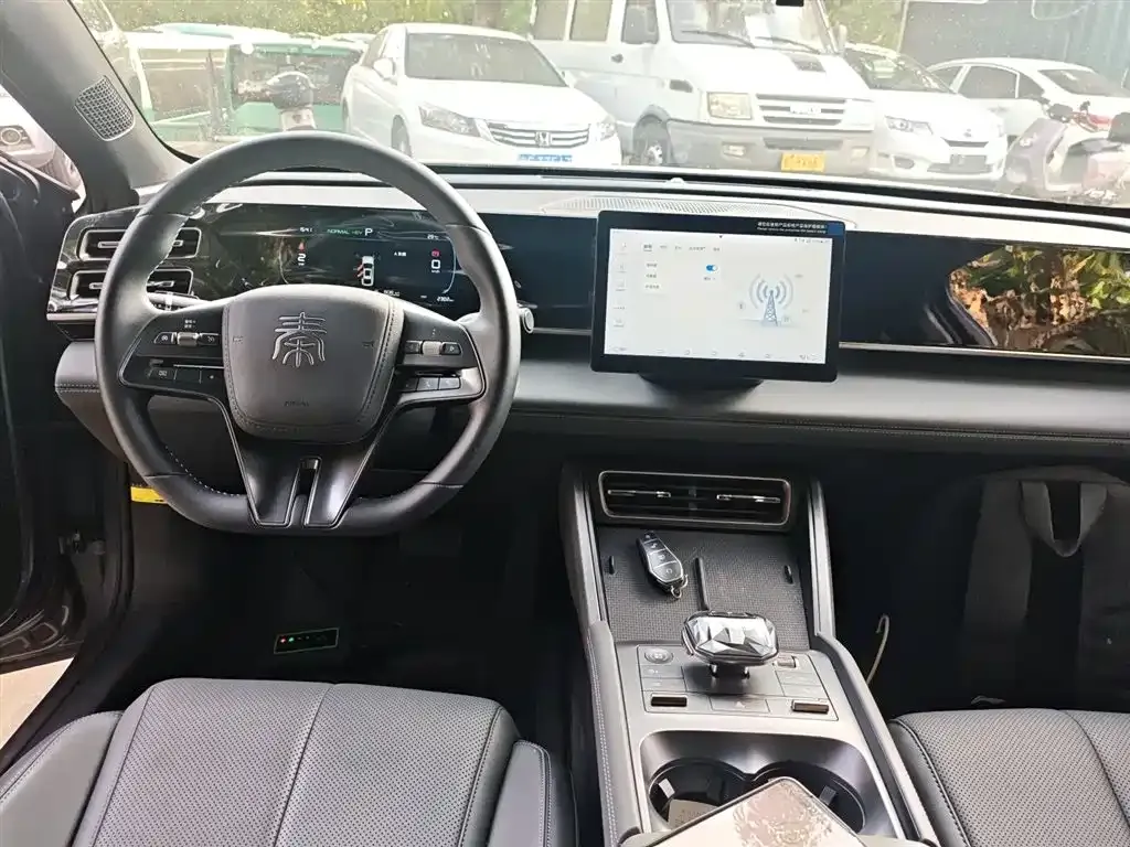 BYD Qin L — фото 10