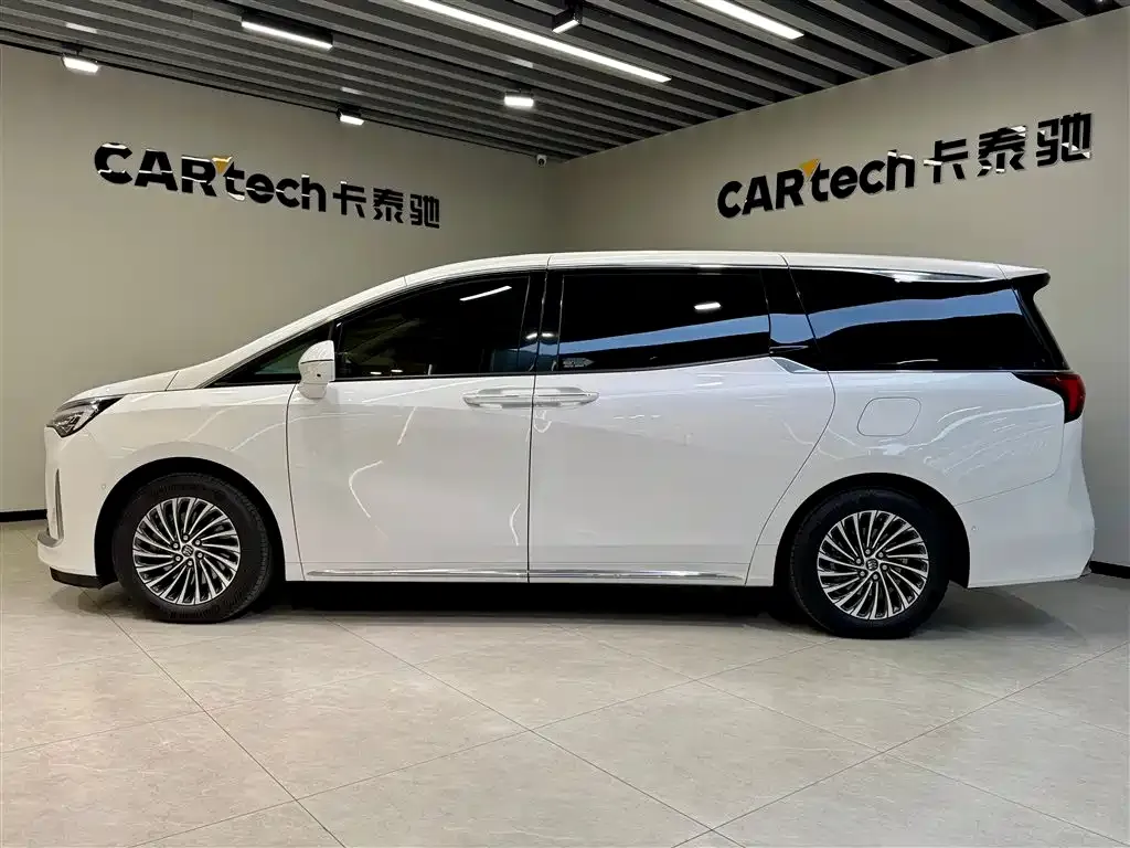 Buick Century 2023 из CN, фото 7