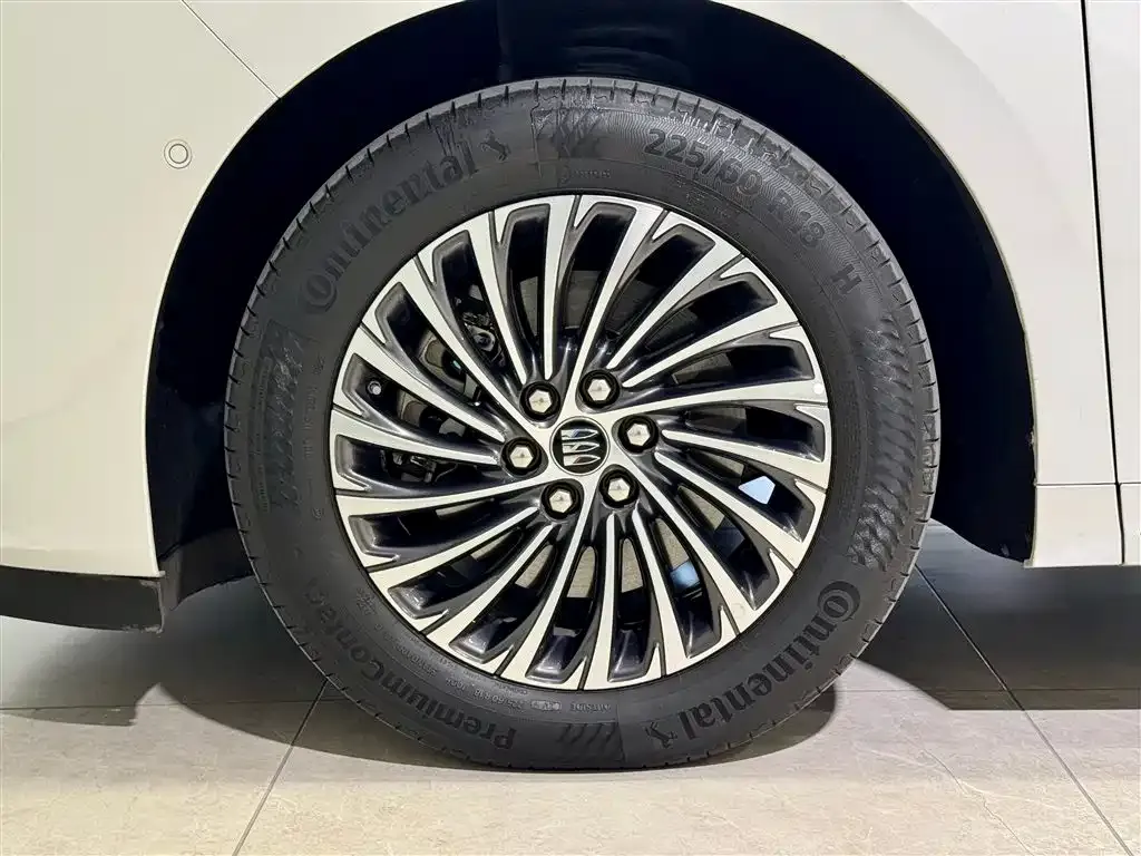 Buick Century 2023 из CN, фото 9