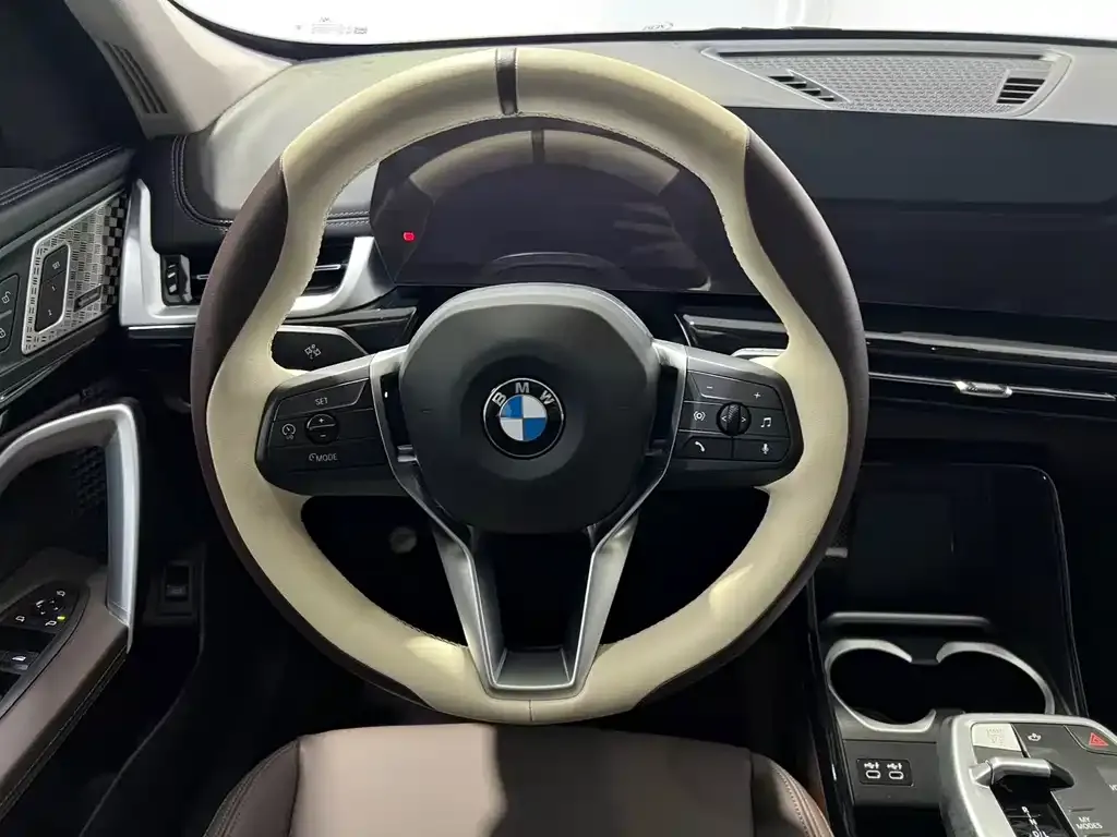 BMW X1 — фото 10