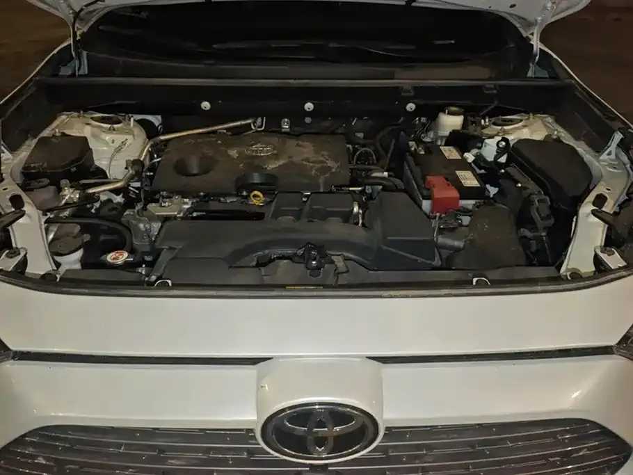 Toyota RAV4 — фото 10