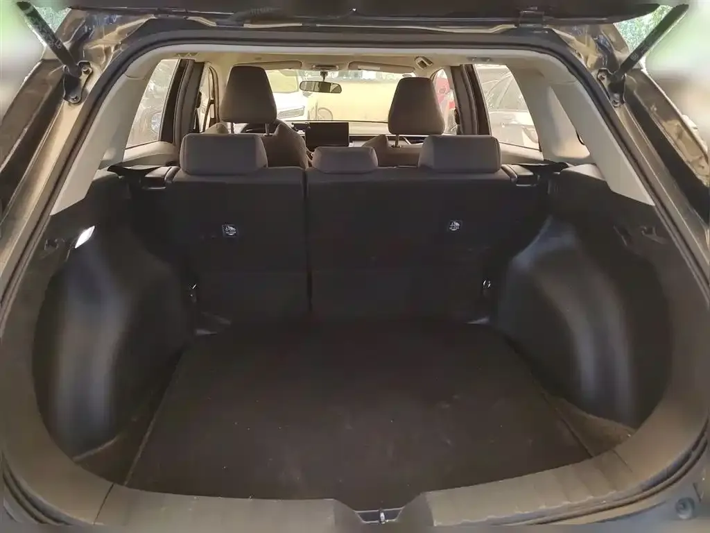 Toyota Frontlander 2023 из CN, фото 10