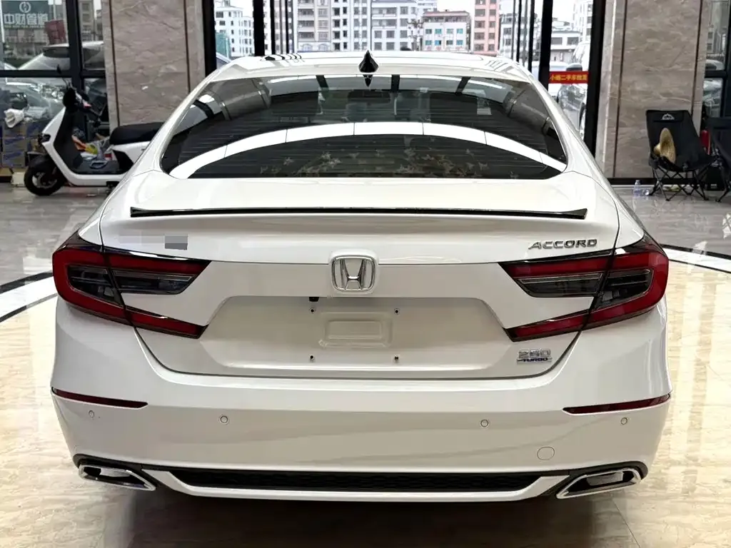 Honda Accord — фото 7