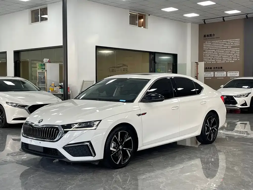 Skoda Octavia — фото 1
