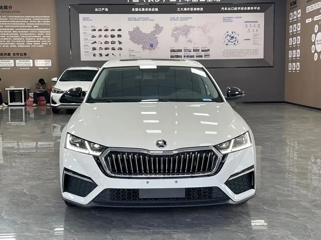 Skoda Octavia — фото 2