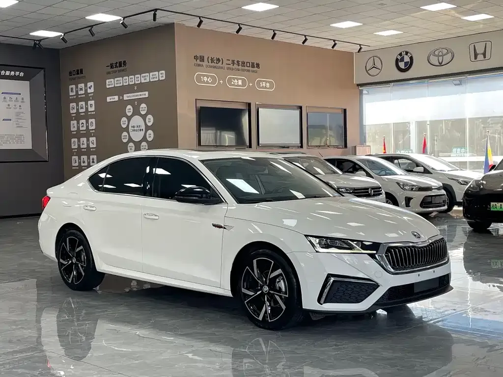 Skoda Octavia — фото 3