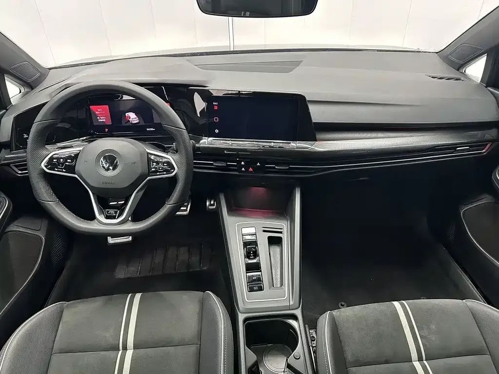 Volkswagen Golf 2022 из CN, фото 6