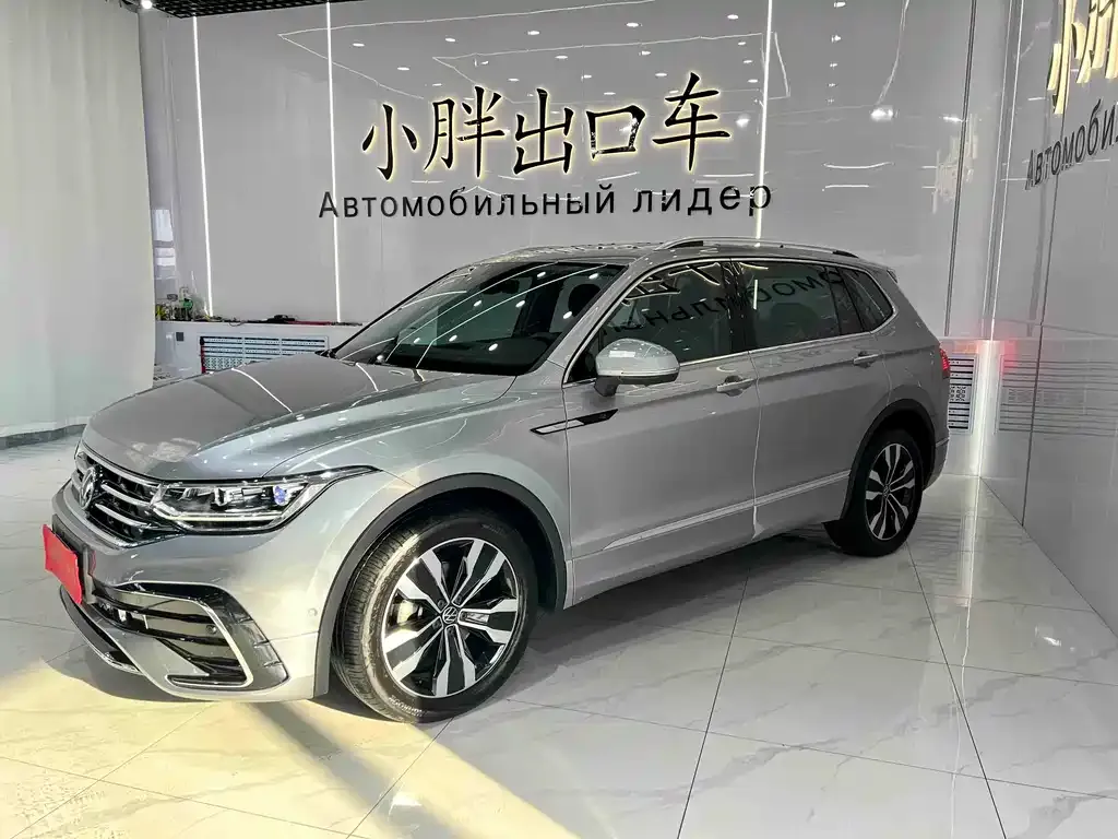 Volkswagen Tiguan L — фото 1