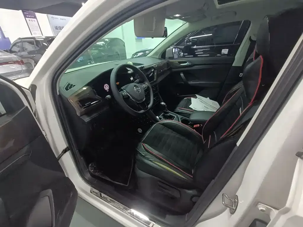 Volkswagen Tharu 2022 из CN, фото 10