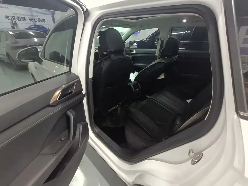 Volkswagen Tharu 2022 из CN, фото 8