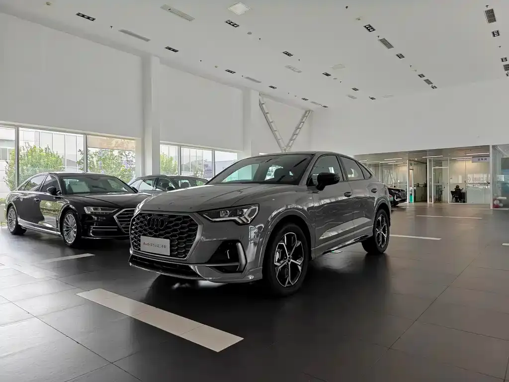 Audi Q3 Sportback — фото 1
