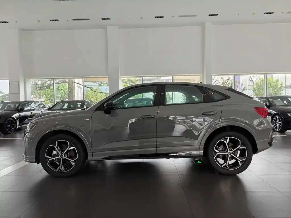 Audi Q3 Sportback — фото 3