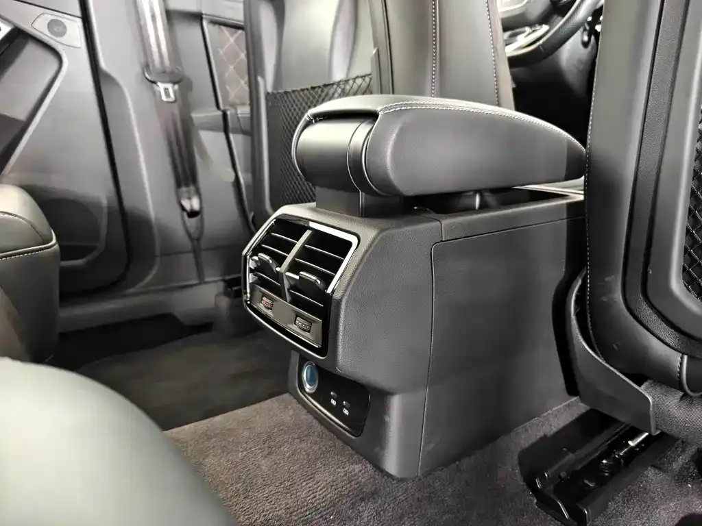 Audi Q3 Sportback — фото 9