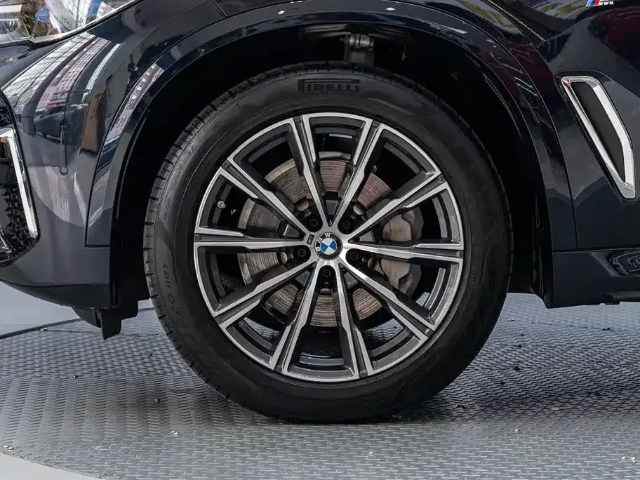 BMW X5 — фото 10