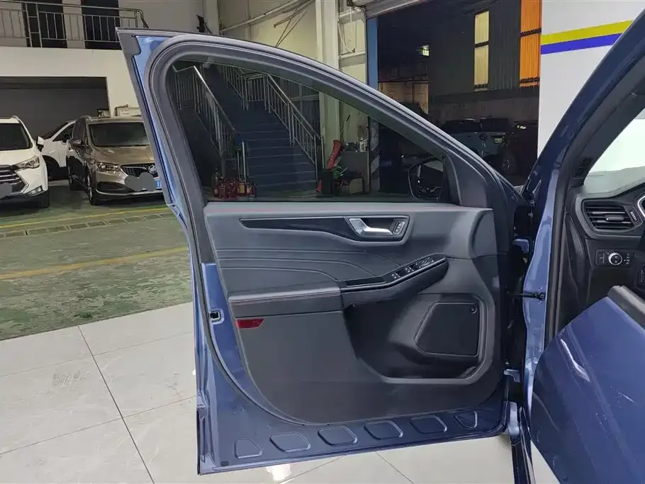 Ford Escape 2022 из CN, фото 7