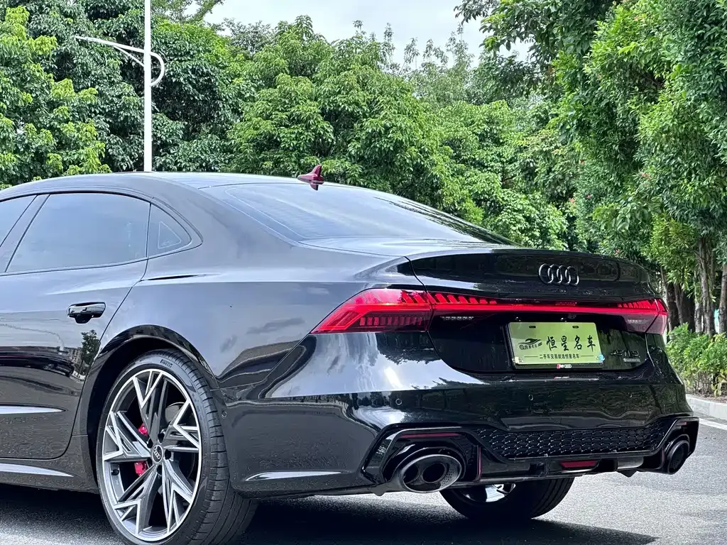 Audi A7L — фото 10