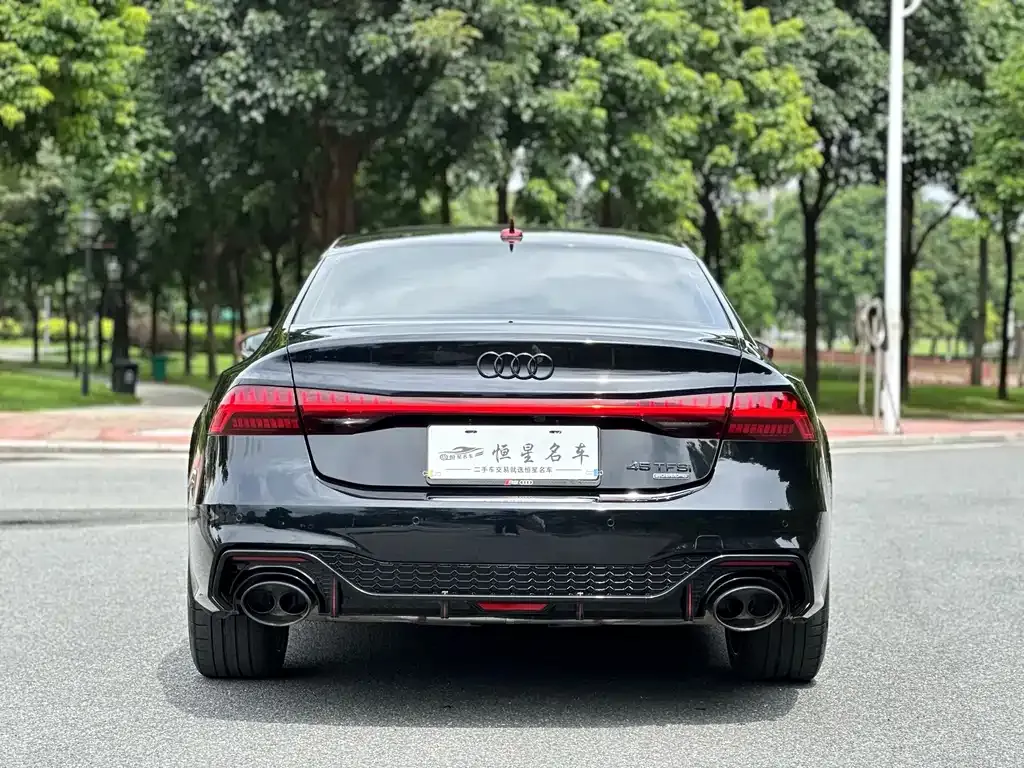 Audi A7L — фото 8