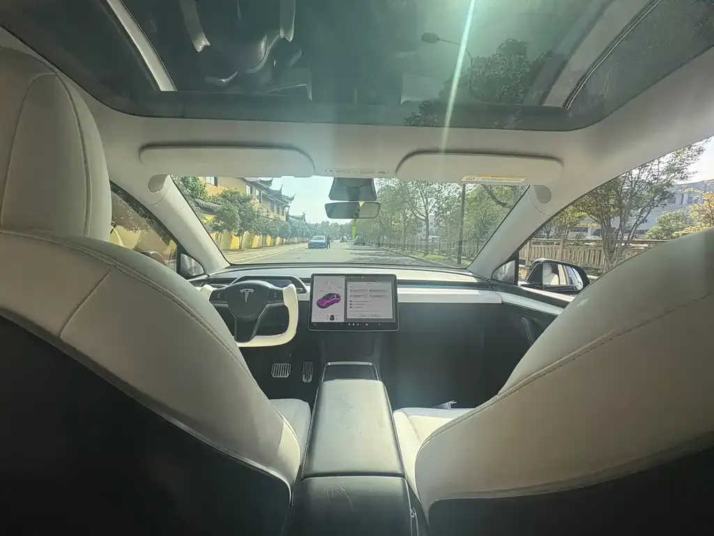 Tesla Model Y — фото 7