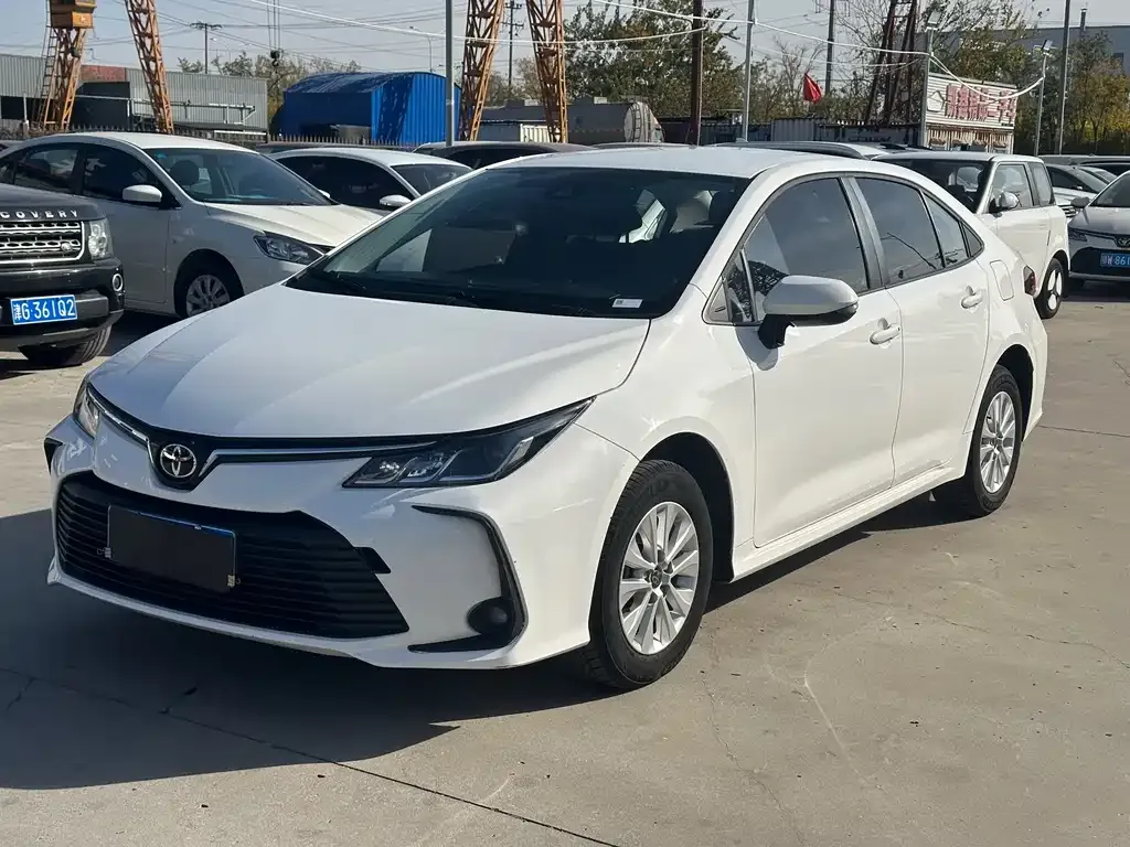 Toyota Corolla — фото 1