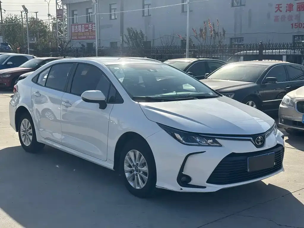 Toyota Corolla — фото 3