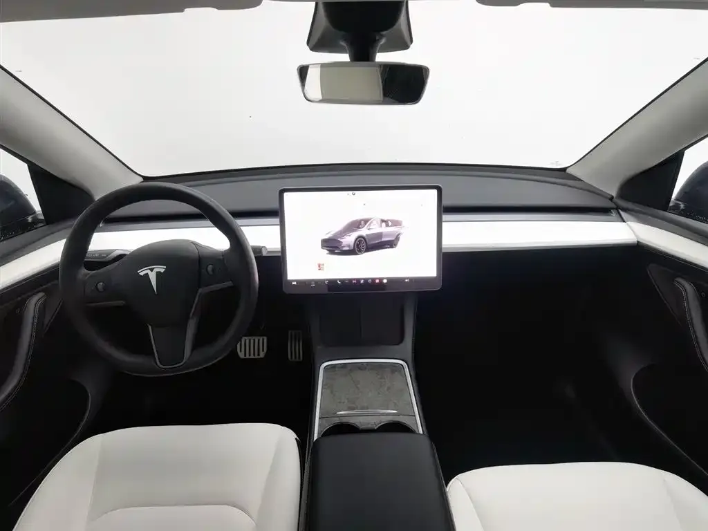 Tesla Model Y — фото 5