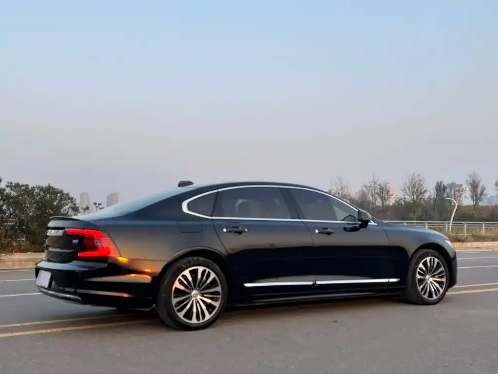 Volvo S90 — фото 4