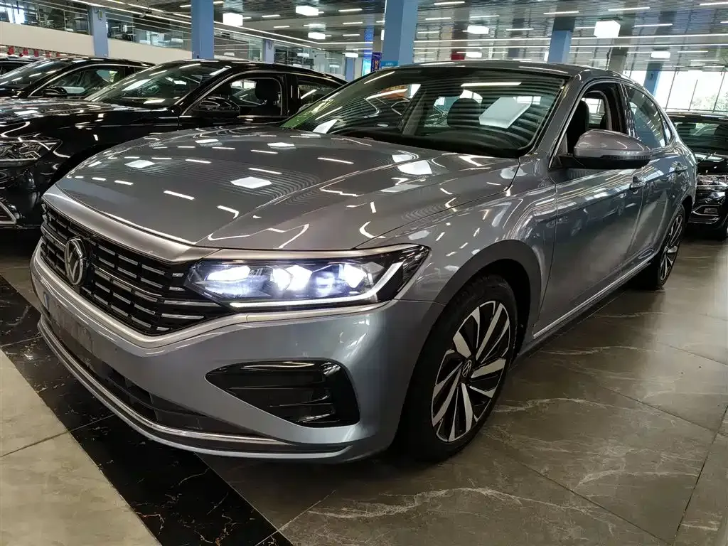 Volkswagen Passat — фото 1