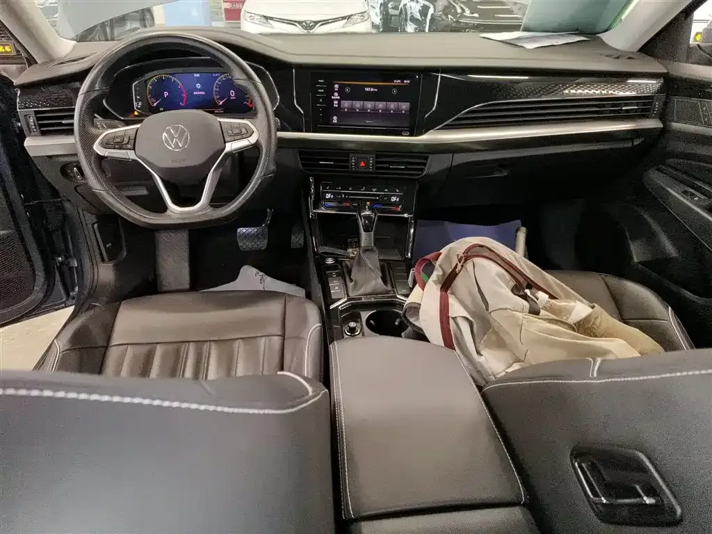 Volkswagen Passat — фото 10