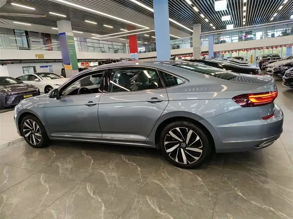 Volkswagen Passat — фото 5