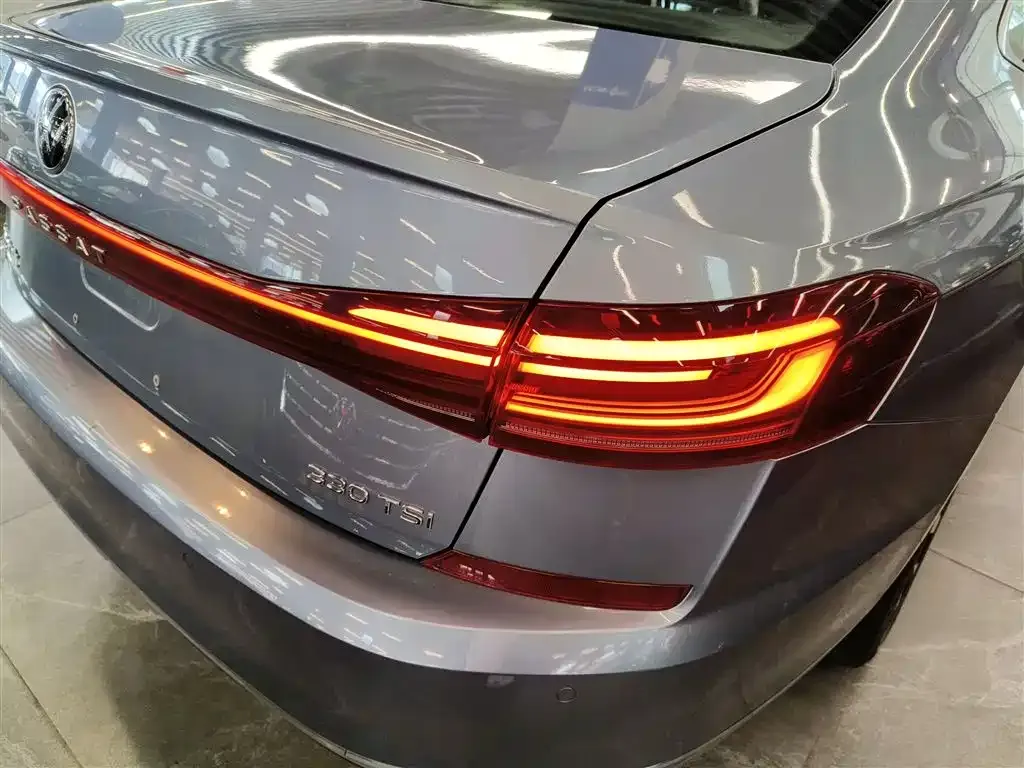 Volkswagen Passat — фото 8