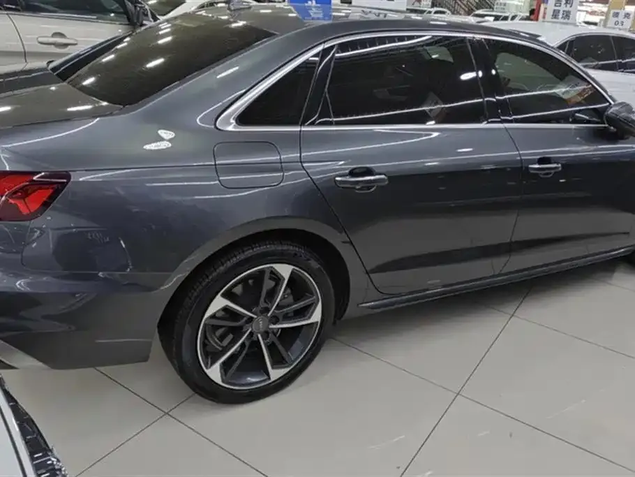 Audi A4L 2021 из CN, фото 3